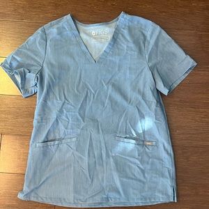 Figs scrub top